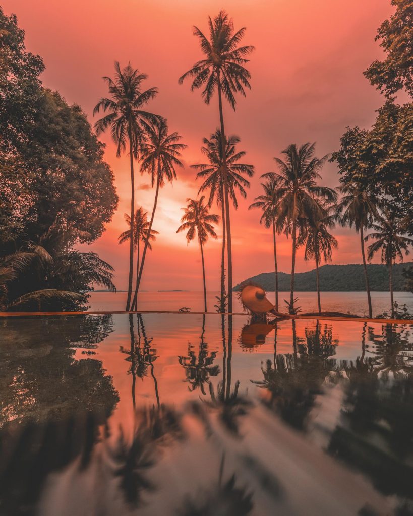 sunset al soneva kiri, thailand